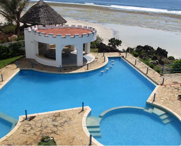 Luxury pool overlooking the sea